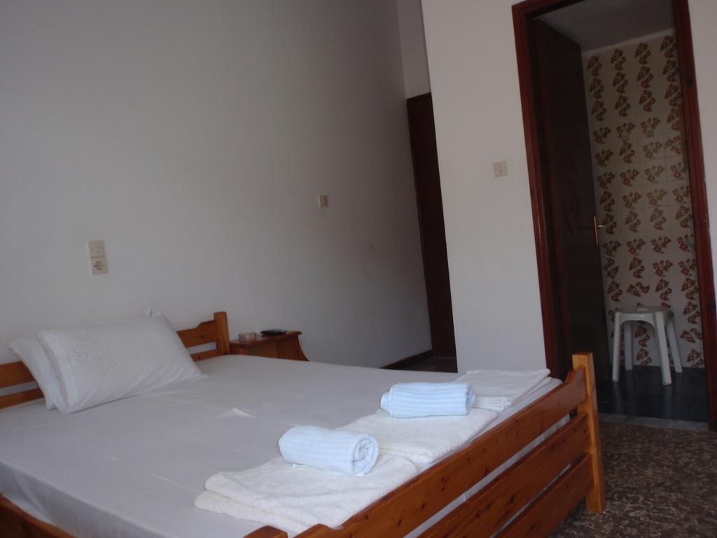 Meraklis Rooms Kariotes Exterior photo